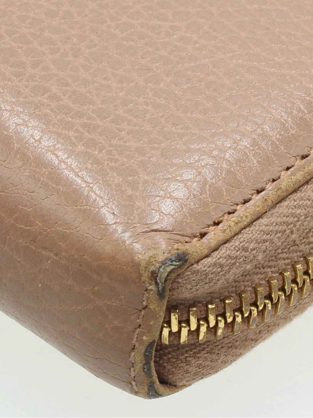Gucci Taupe Pebbled Leather Zip Wallet with Gold GG - Picture 7 of 12